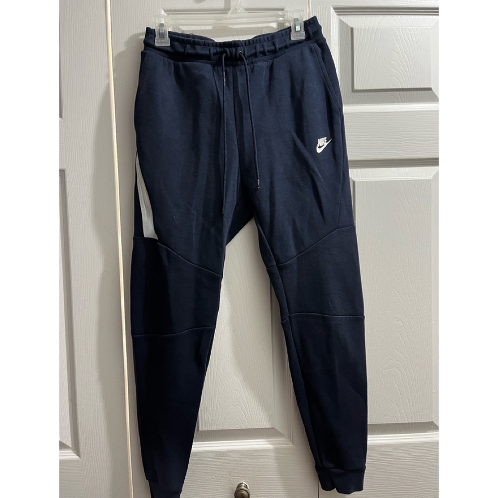 Nike sportswear tech fleece